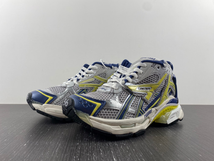 blcg runner sneaker bm5623-010
