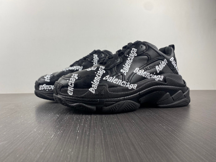 blcg sneaker triple.s sneakers 536737 w2fab1090