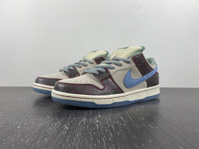 crenshaw skate club x nike sb dunk low fn4193-100