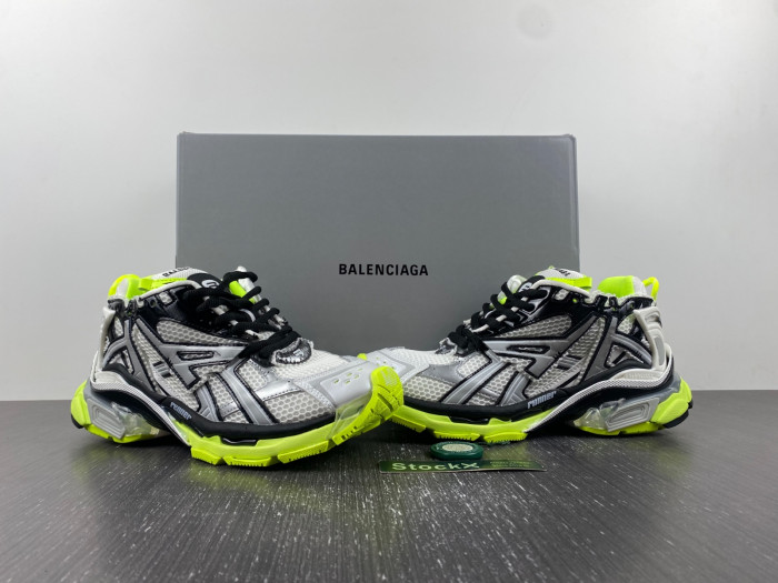 blcg runner sneaker bm5623-023