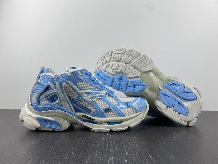 blcg runner sneaker bm5623-007