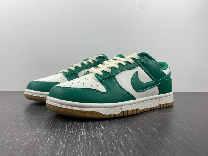 nike dunk low malachite university gold (w) fb7173-131