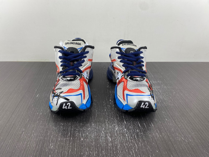 blcg runner sneaker 677403-w3rb6-1264