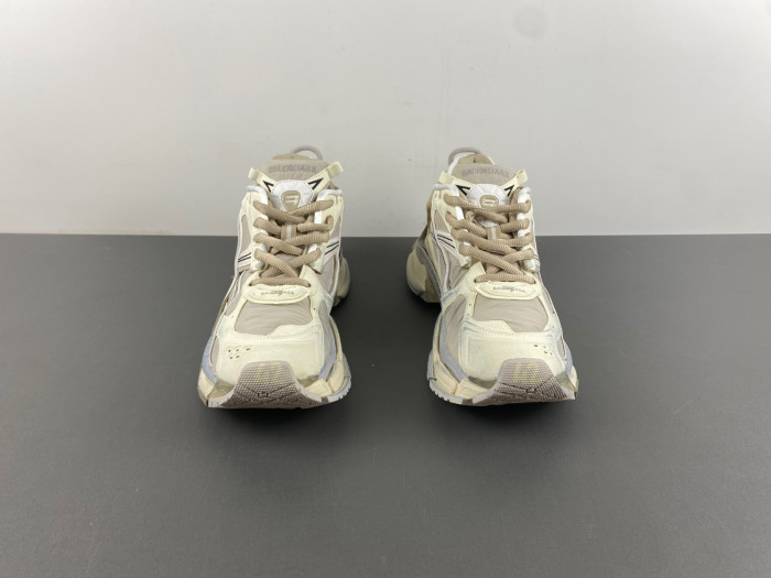 blcg runner sneaker 772767-w3rny-9797