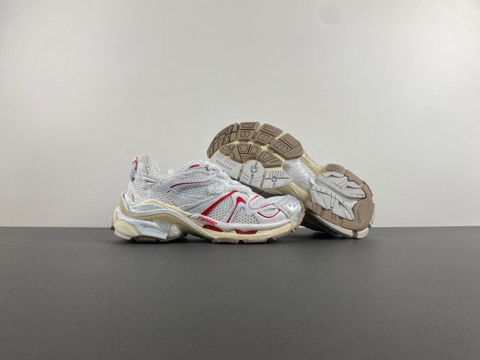 blcg runner sneaker 779066-w3rbxp-9260