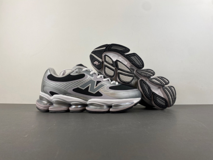New Ba1an*e Abzorb 2000 Silver Metallic-Faded Black U200030Z