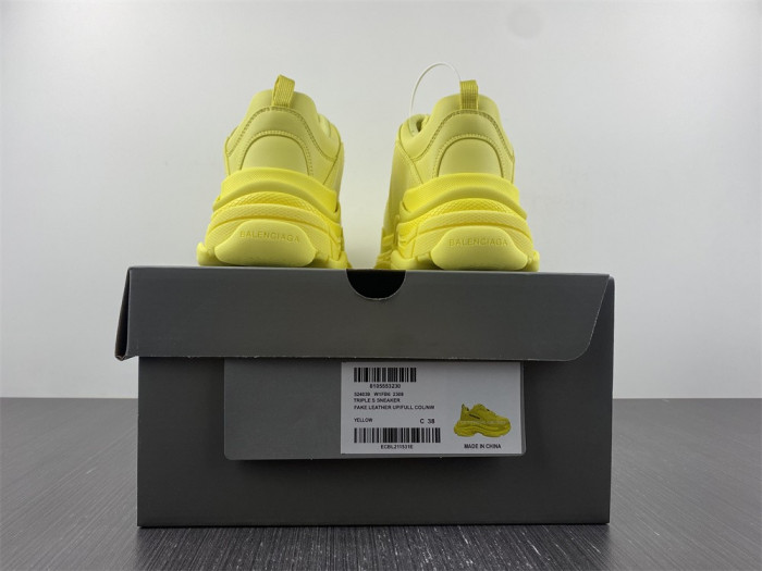 blcg sneaker triple.s sneakers 524039 w1fb5 2308