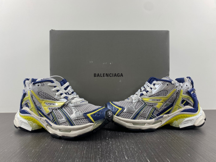 blcg runner sneaker bm5623-010