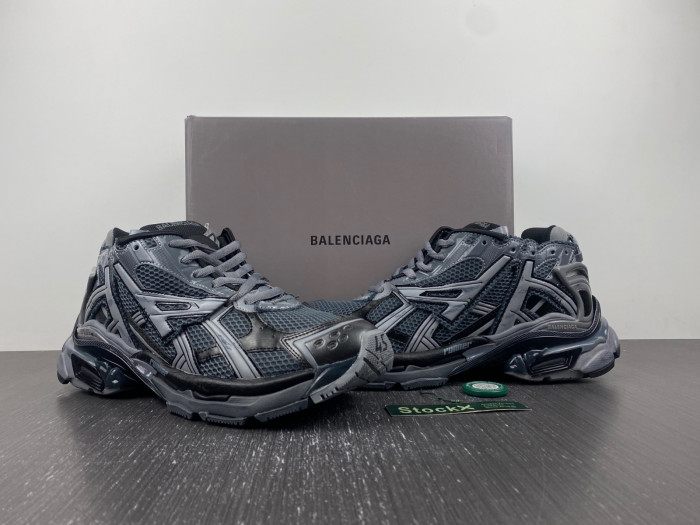 blcg runner sneaker bm5623-021