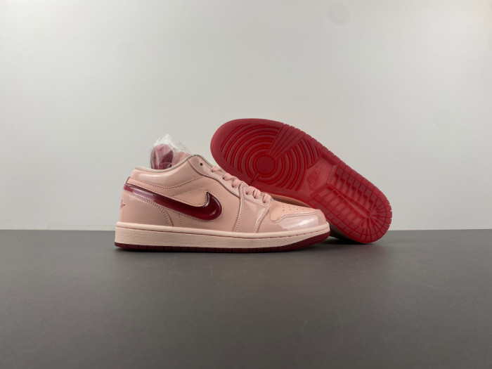 Air Jordan 1 Low SE 