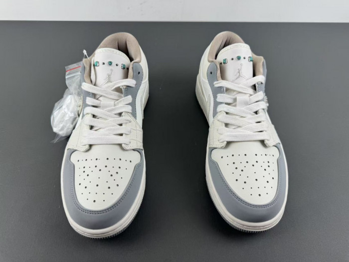 Jordan 1 Low Sail Soft Pearl IH7323-100
