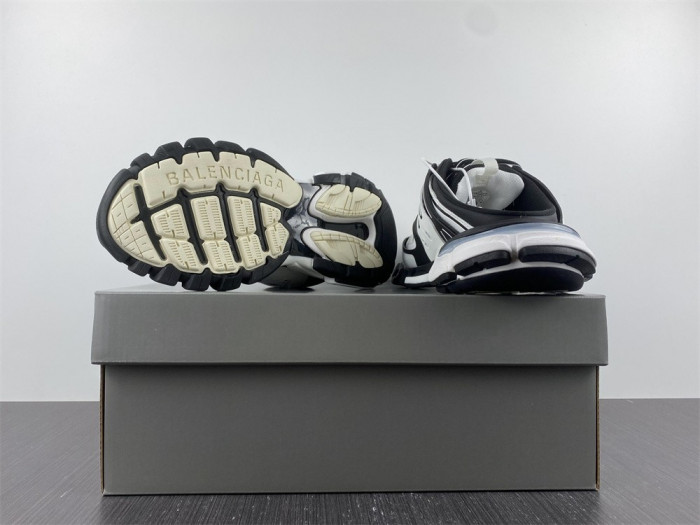 blcg wmns track mule