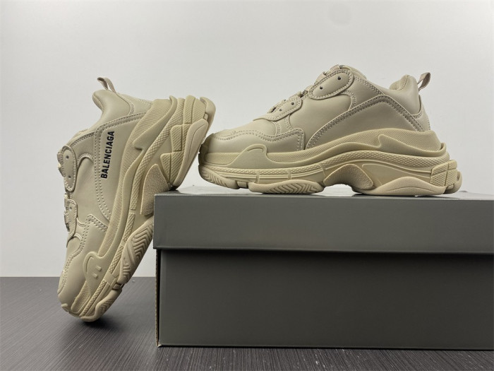blcg triple. s. trainers ad202240266