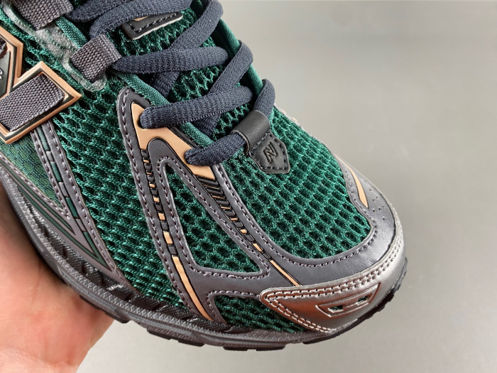 New Balance 1906R 