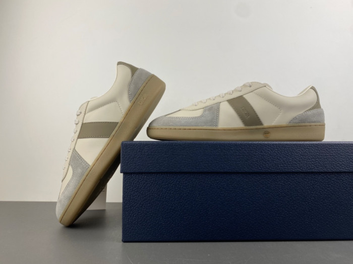 D10R SHOES B01 D896-189