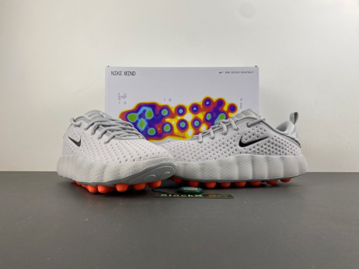 Nike Mind 002 