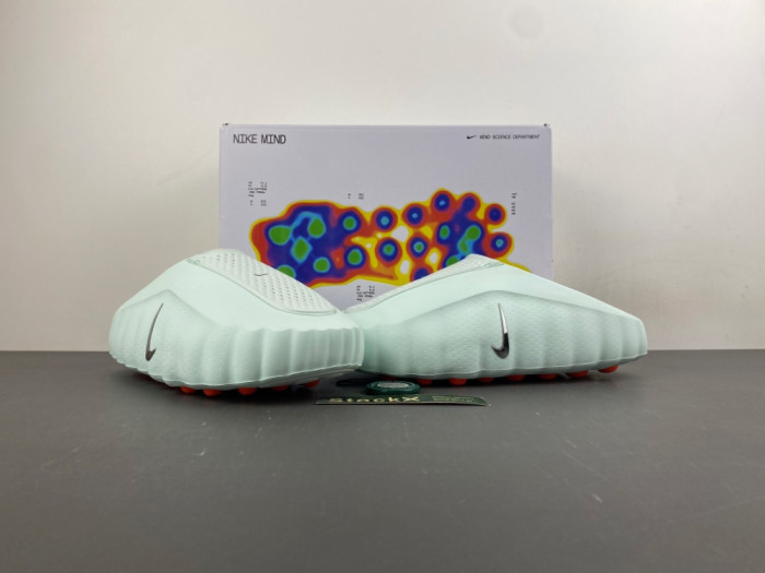 Nike Mind 001 