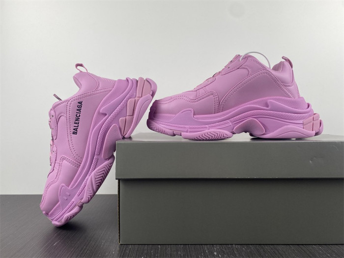 blcg sneaker triple.s sneakers 524039 w1fc3 9023