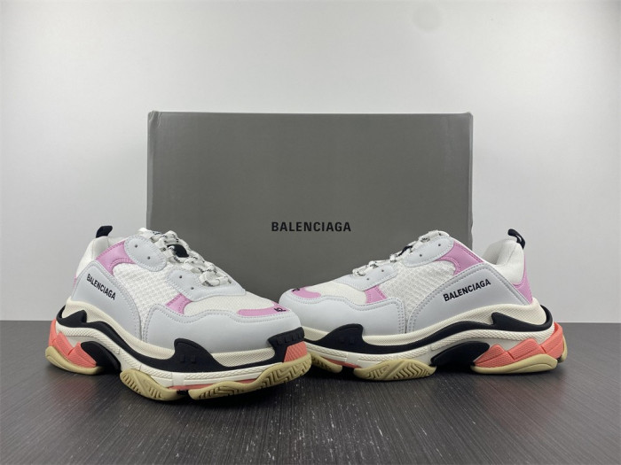 blcg sneaker triple.s sneakers 569326 w1fc3 9693