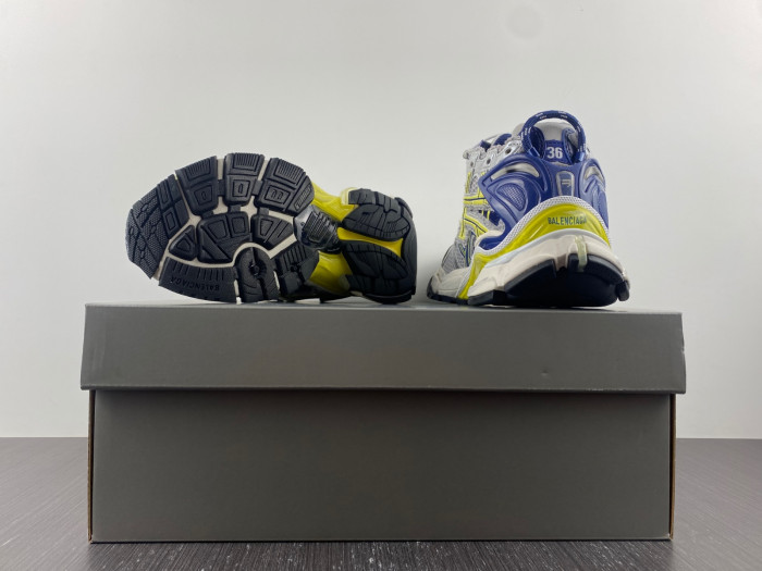 blcg runner sneaker bm5623-010