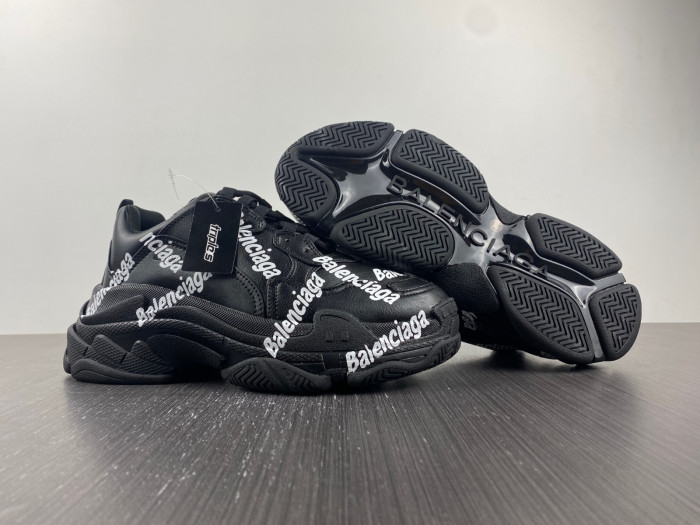 blcg sneaker triple.s sneakers 536737 w2fab1090