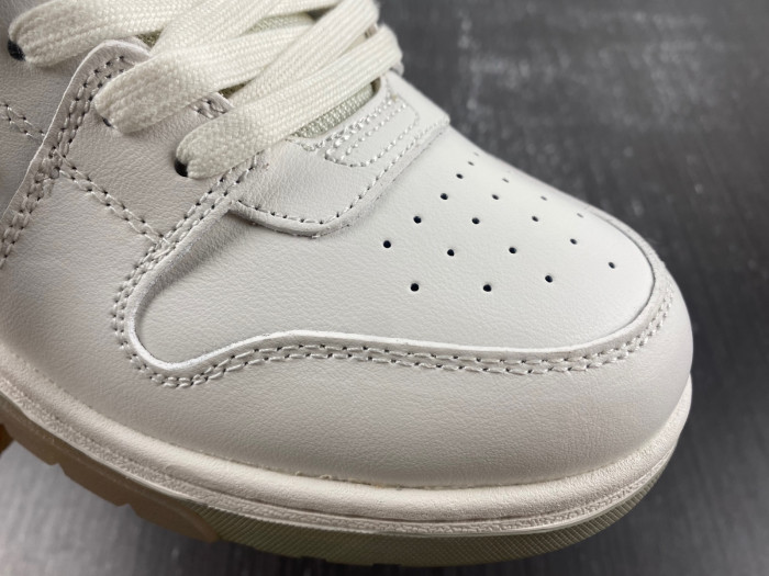gym sneakers gy023