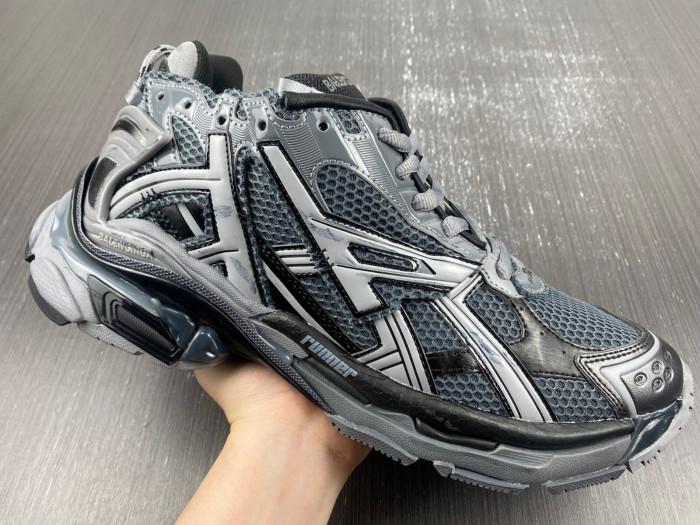 blcg runner sneaker bm5623-021