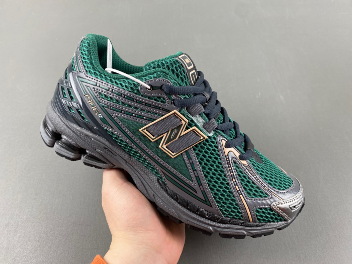 New Balance 1906R 