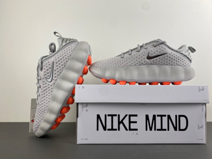 Nike Mind 002 