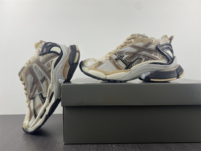 blcg runner sneaker uu563-089