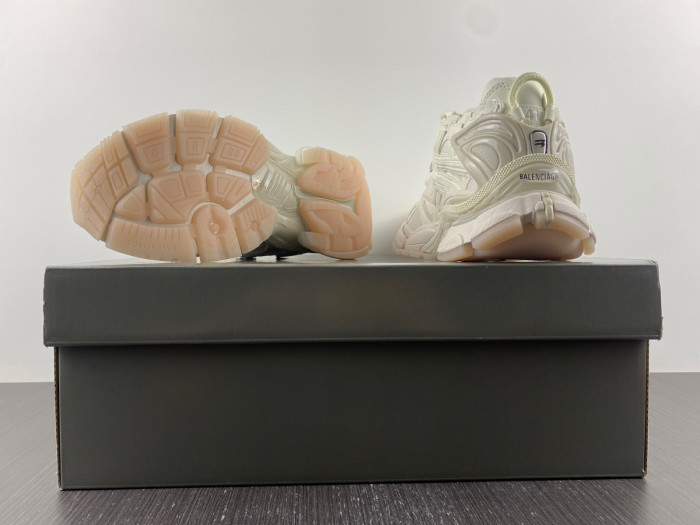 BLCG RUNNER SNEAKER BM5623-009
