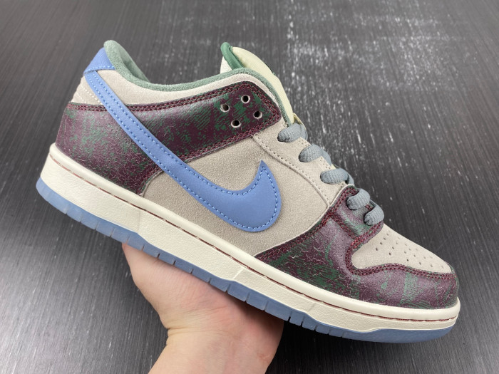 crenshaw skate club x nike sb dunk low fn4193-100