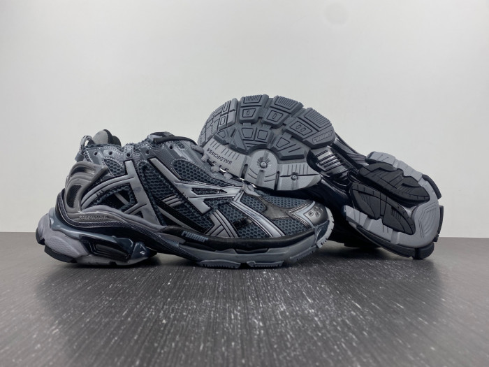 blcg runner sneaker bm5623-021