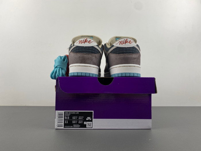 Nike SB Dunk Low Pro 