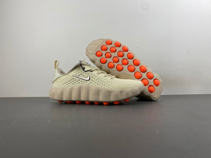 Nike Mind 002 