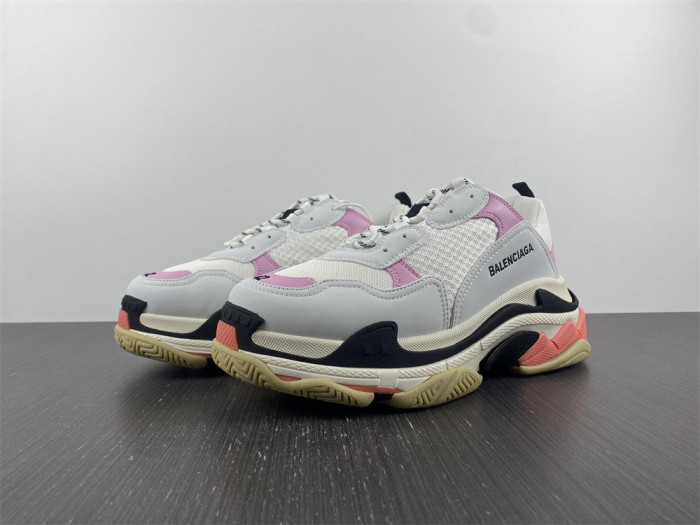 blcg sneaker triple.s sneakers 569326 w1fc3 9693