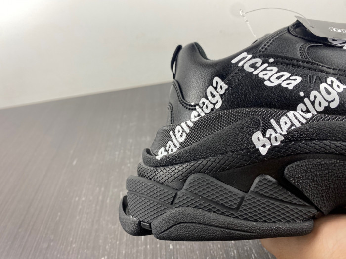 blcg sneaker triple.s sneakers 536737 w2fab1090