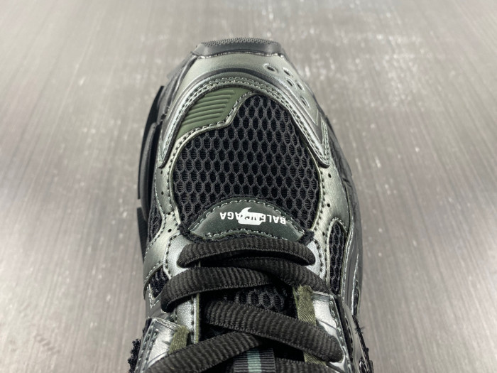 blcg runner sneaker bm5623-015