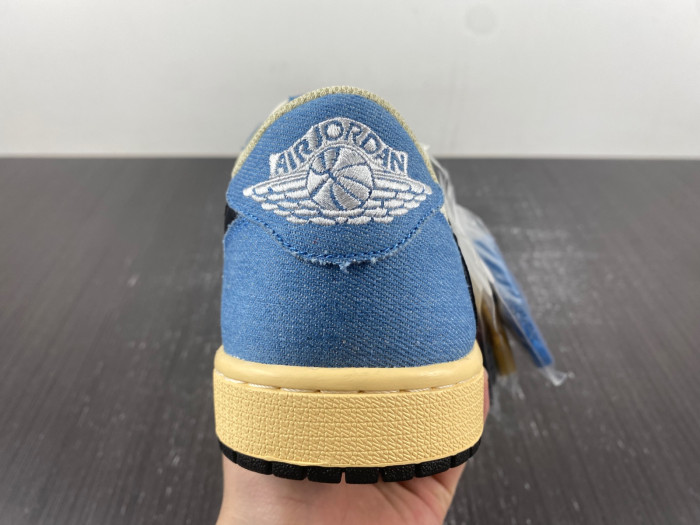 Travis Scott x Air Jordan 1 Low DM7866-902-02