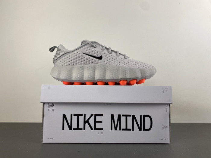 Nike Mind 002 
