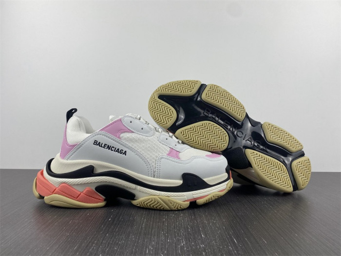 blcg sneaker triple.s sneakers 569326 w1fc3 9693