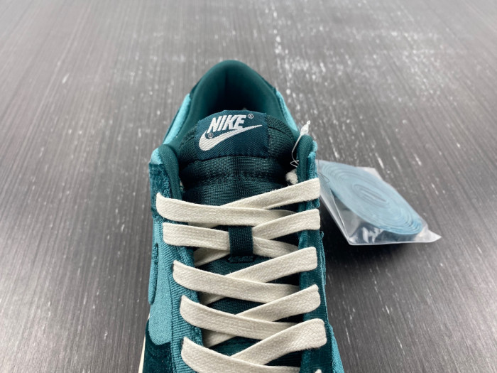 nike dunk low green velvet (w) - dz5224-300