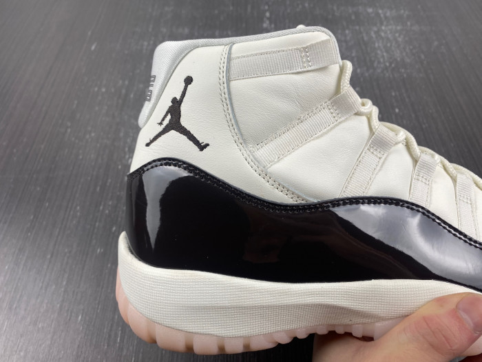 air jordan 11 wmns neapolitan ar0715-101