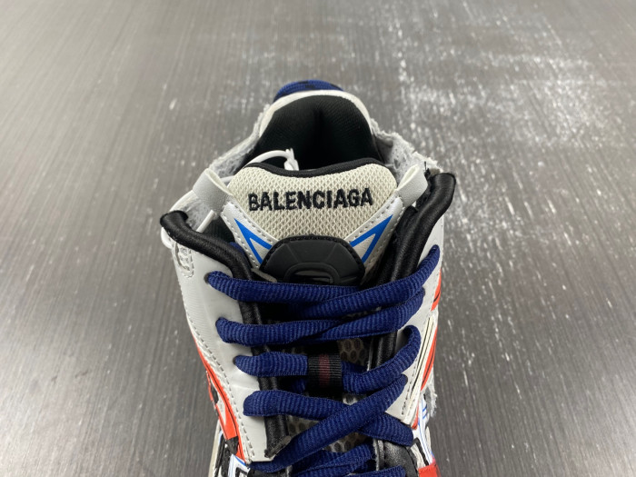 blcg runner sneaker 677403-w3rb6-1264