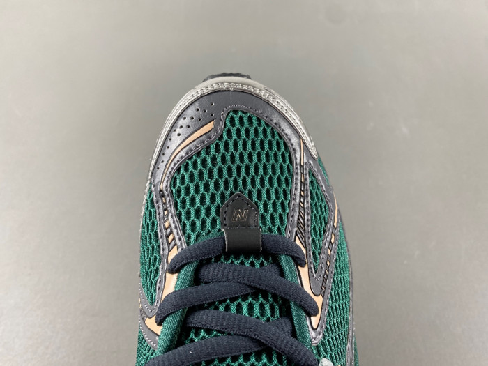 New Balance 1906R 