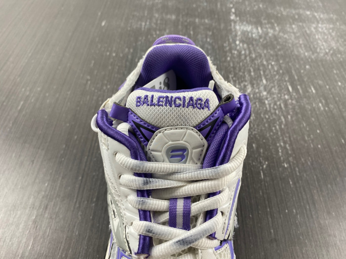 blcg runner sneaker 677402-w3rb3-5901