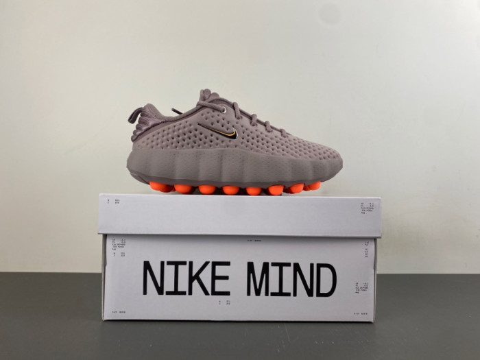 Nike Wmns Mind 002 