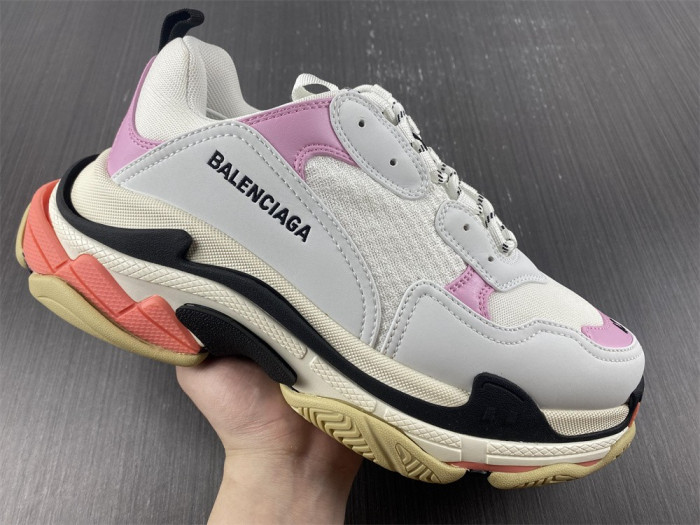 blcg sneaker triple.s sneakers 569326 w1fc3 9693
