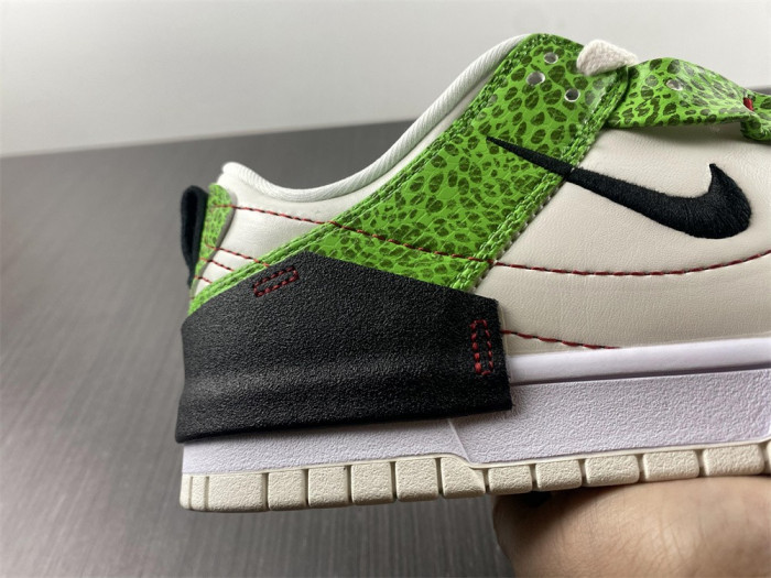 nike dunk low disrupt 2 green snakeskin dv1491-101