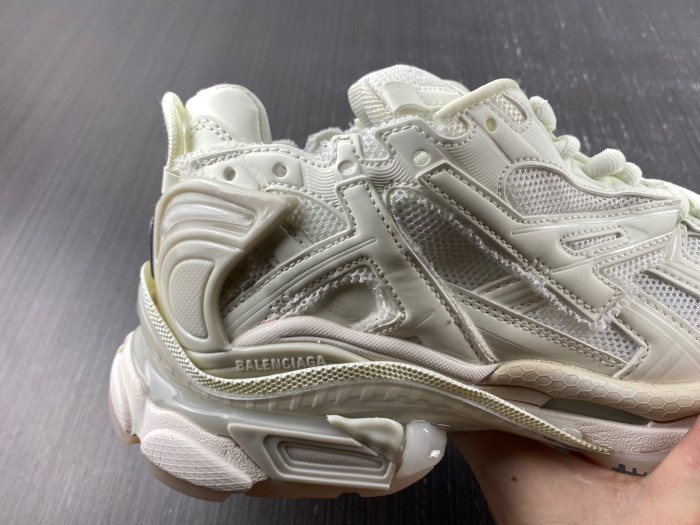 BLCG RUNNER SNEAKER BM5623-009
